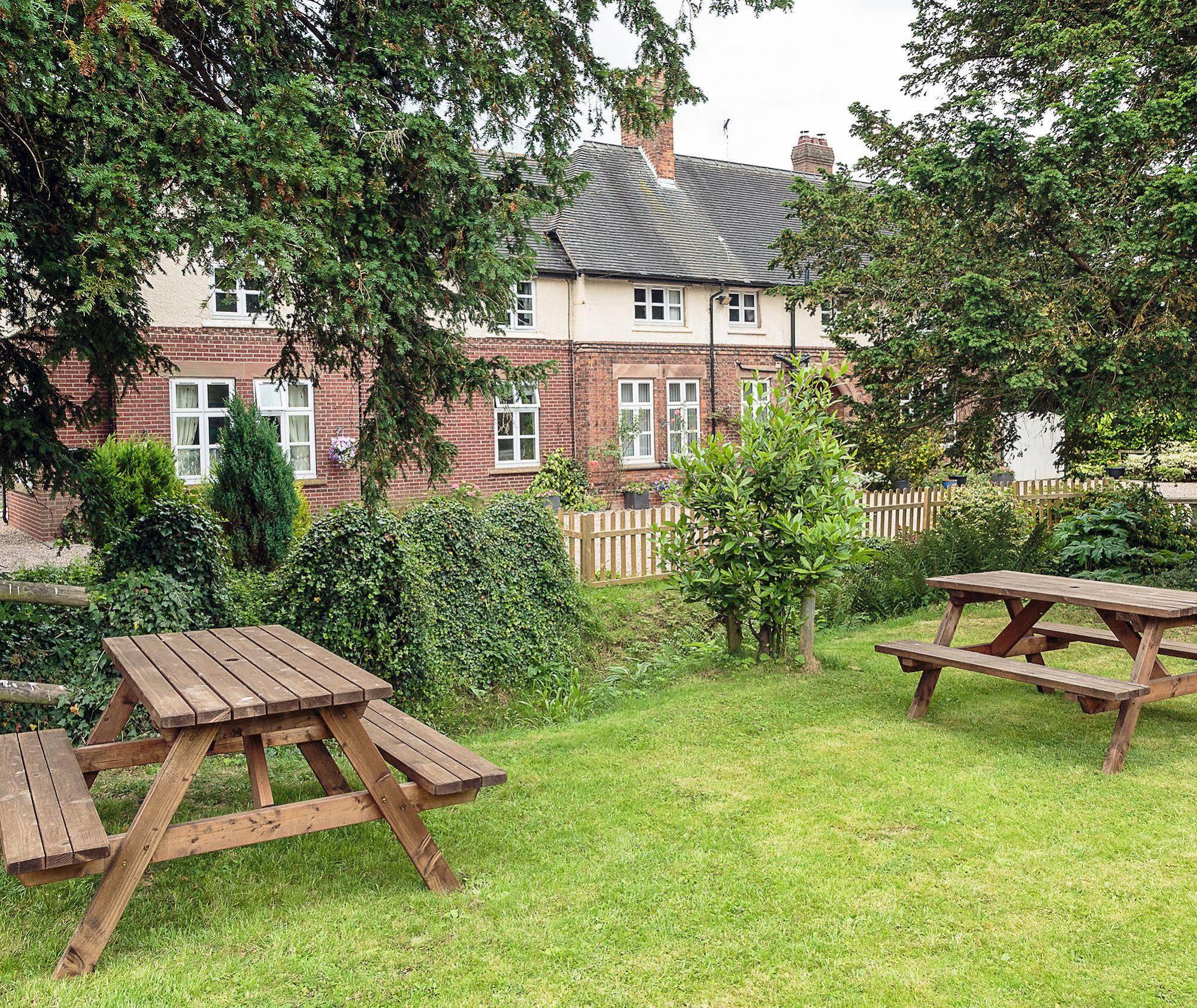 Bed & Breakfast Heywood Hall Denstone